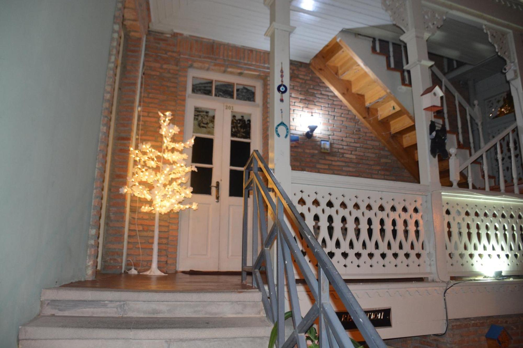 Old House Luca Hotel Tbilisi Ngoại thất bức ảnh